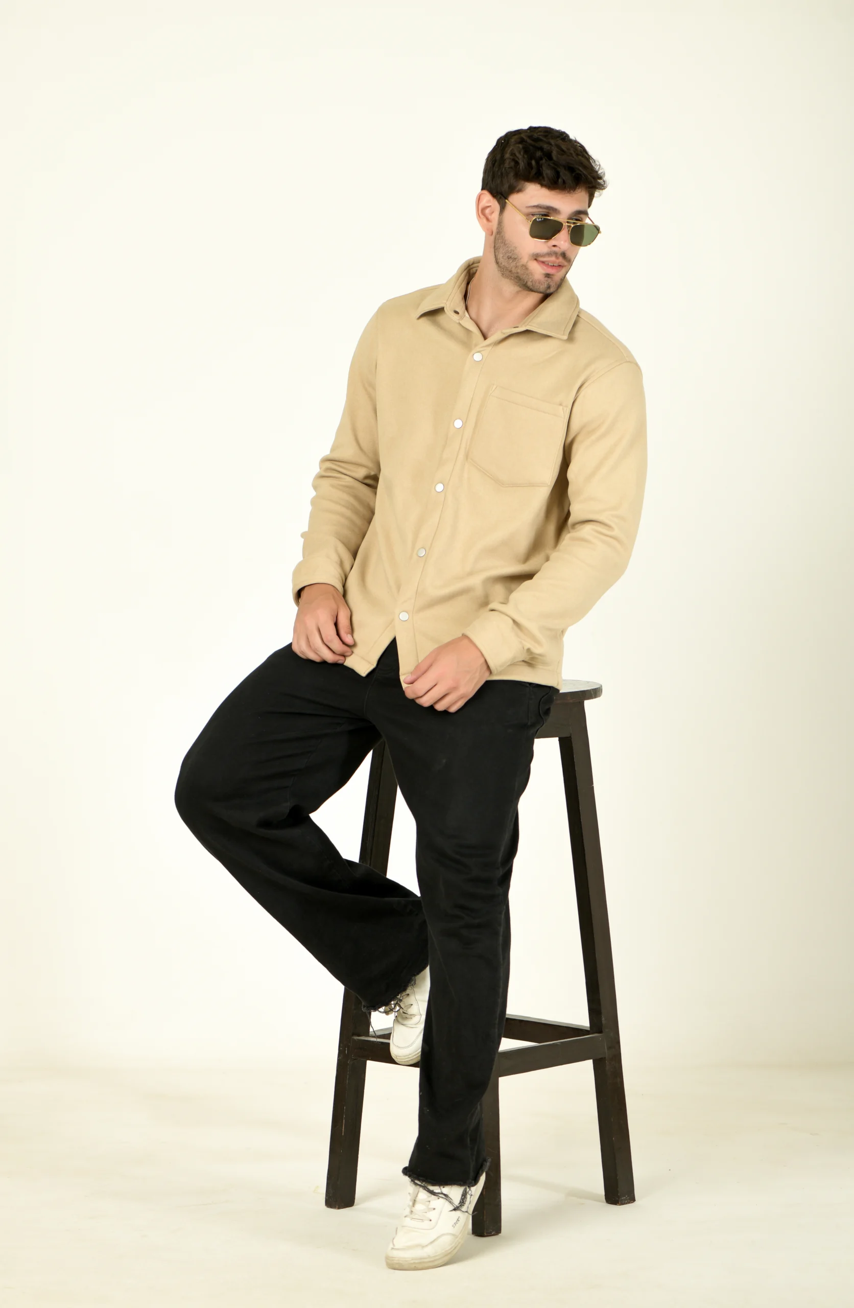 Men Slim Fit Solid Spread Collar Casual Shirt
